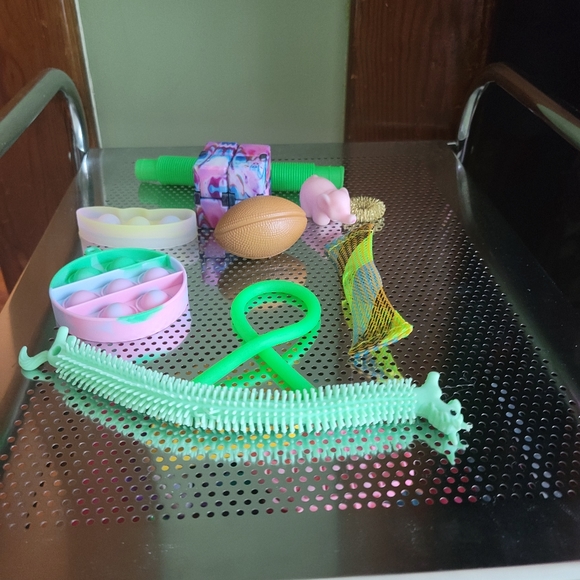 Fidgets - Picture 3 of 4